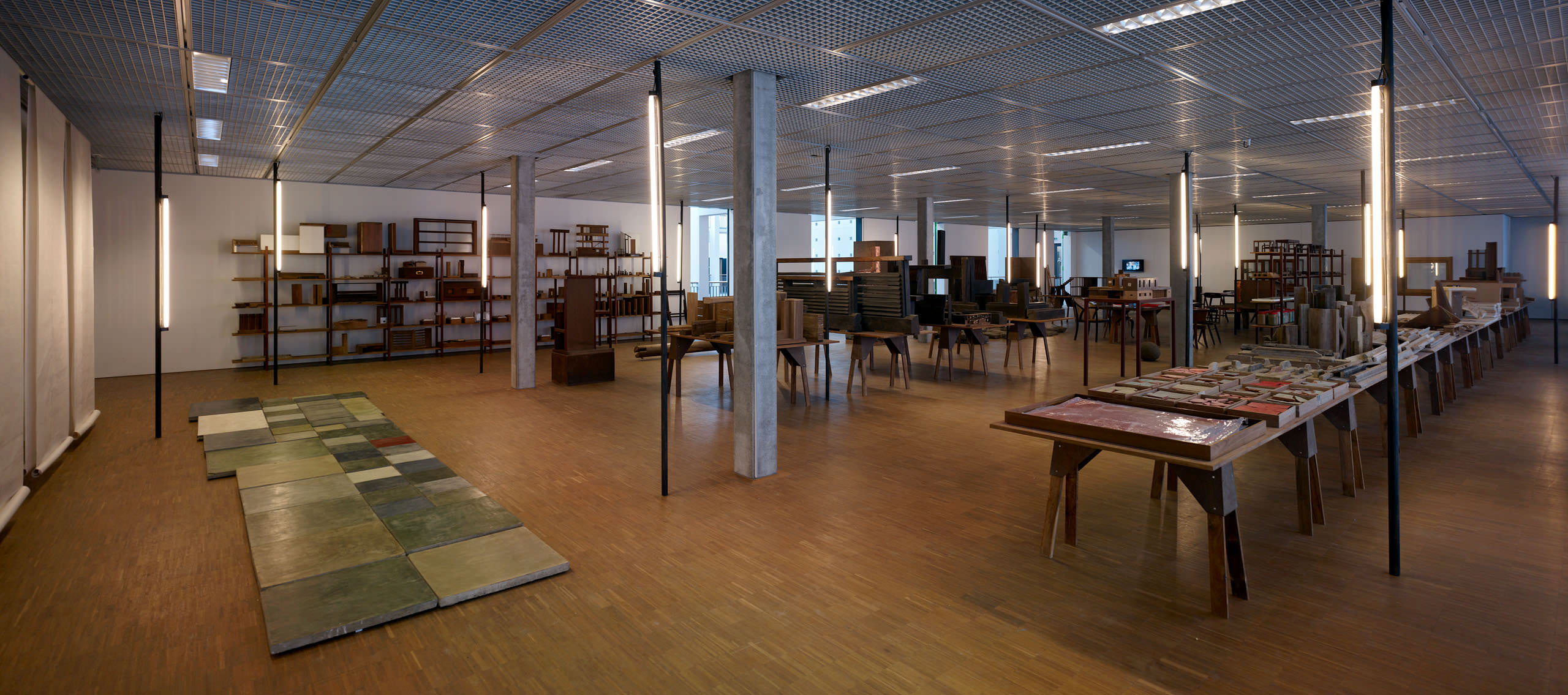 E11328 AP45 028024p j2560